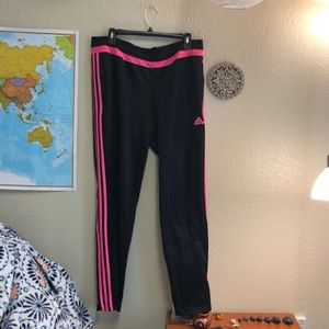 Gently used Adidas jogger pants size XL